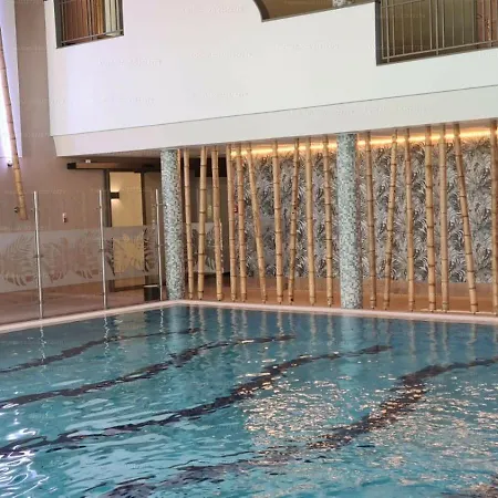 Wellness Relax W Spa, Pool & Ac ザラカロシュ