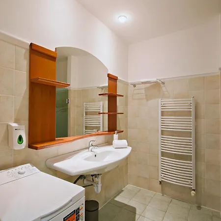 公寓 Wellness Oazis Apt, Nappali, 1halo, 4 Fo 佐洛卡罗斯