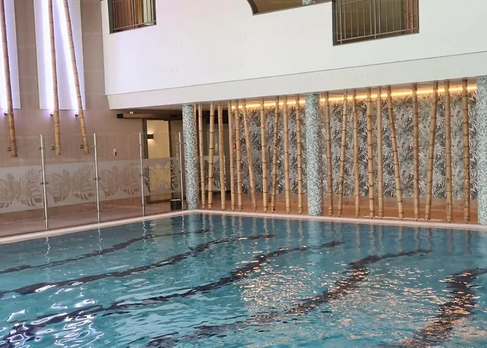 Wellness Relax W Spa, Pool & Ac ザラカロシュ