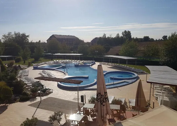 Wellness Relax W Spa, Pool & Ac アパート *